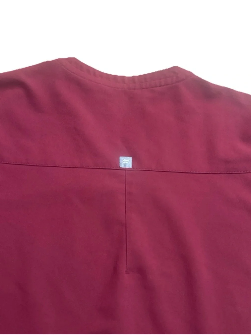 🔥Fabletics Burgundy Scrub Set Women M V-Neck Top | Jogger Pants Wine M/S - Picture 3 of 9